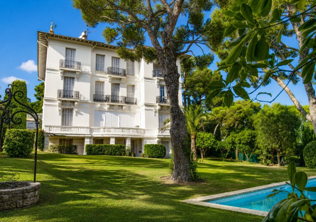 11-residence-belle-epoque-saint-jean-cap-ferrat-jardin-piscine