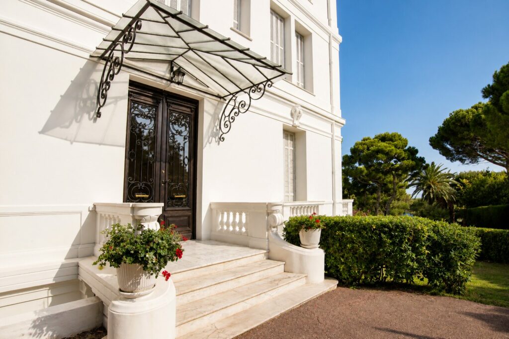 12-residence-belle-epoque-saint-jean-cap-ferrat-entree-principale