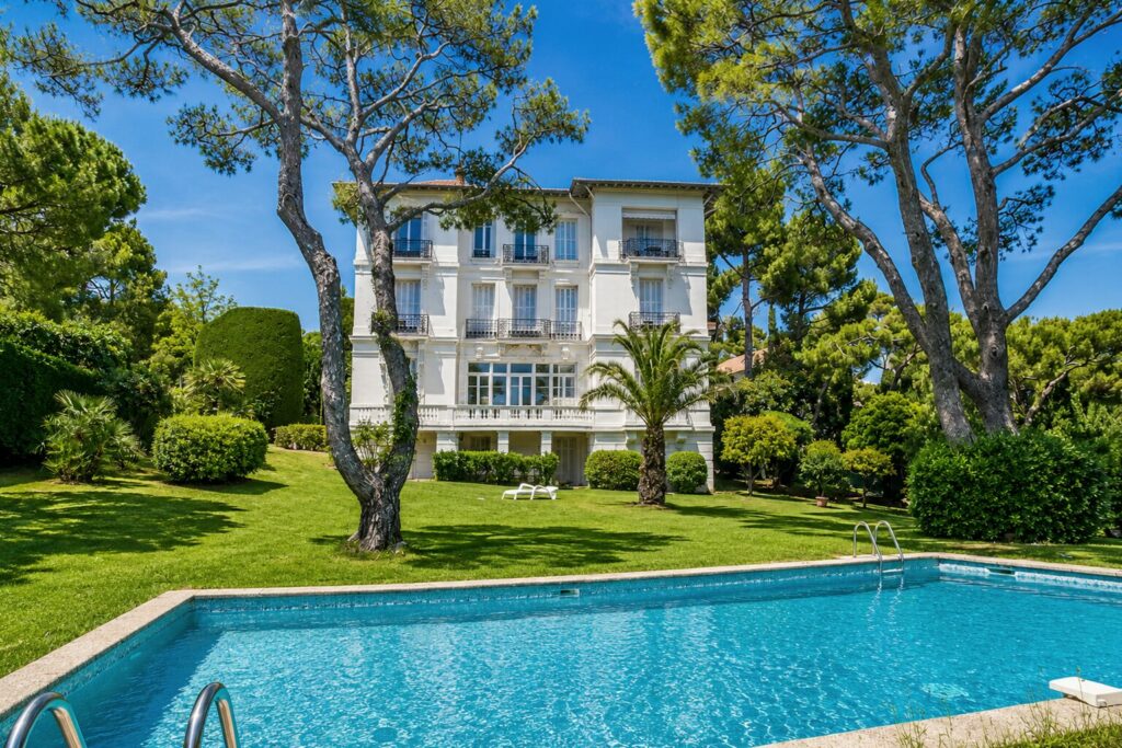 13-residence-belle-epoque-saint-jean-cap-ferrat-jardin-piscine