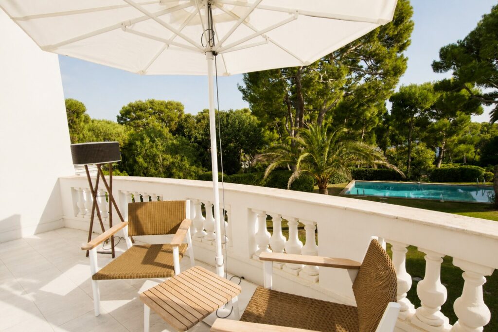 9-appartement-prestige-location-saint-jean-cap-ferrat-terrasse-vue-piscine