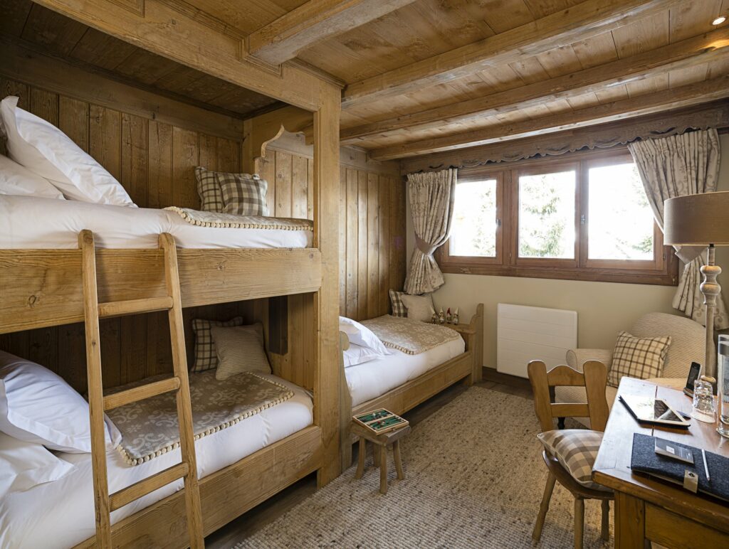 bp-chaletcourchevel-ch.2-001-2-2-by-direction@lodge-nogentil.com_