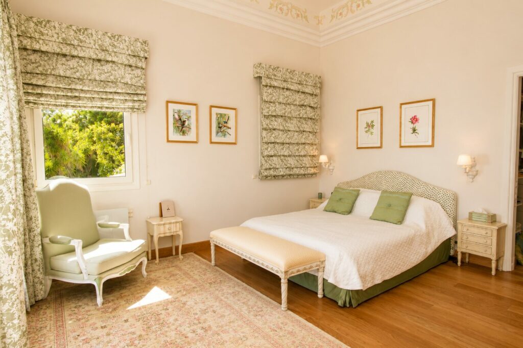 location-villa-luxe-beaulieu-sur-mer-chambre-principale