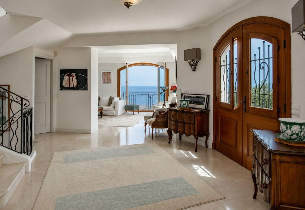 location-villa-luxe-beaulieu-sur-mer-entree