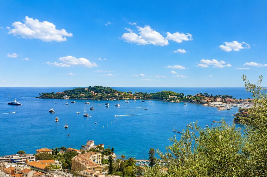 location-villa-luxe-beaulieu-sur-mer-vue-saint-jean-cap-ferrat