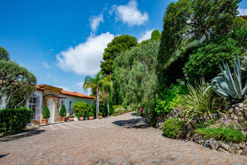 location-villa-luxe-cannes-entree-principale