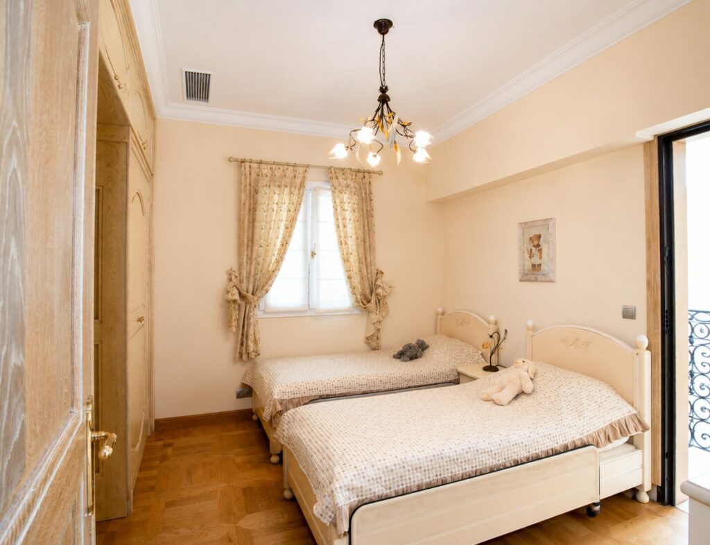 location-villa-luxe-saint-jean-cap-ferrat-petite-chambre