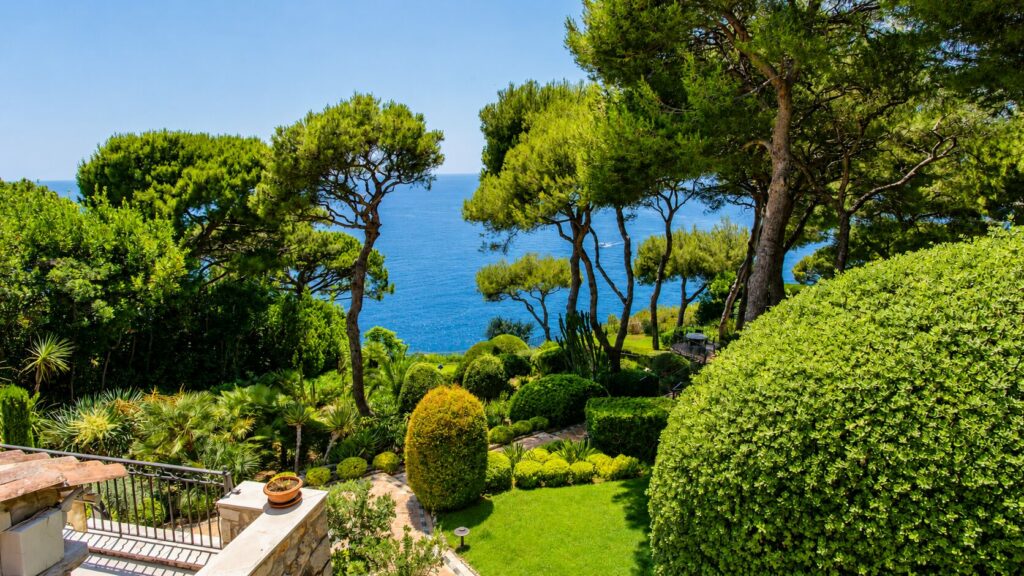 location-villa-saint-jean-cap-ferrat-vue-mer-panoramique