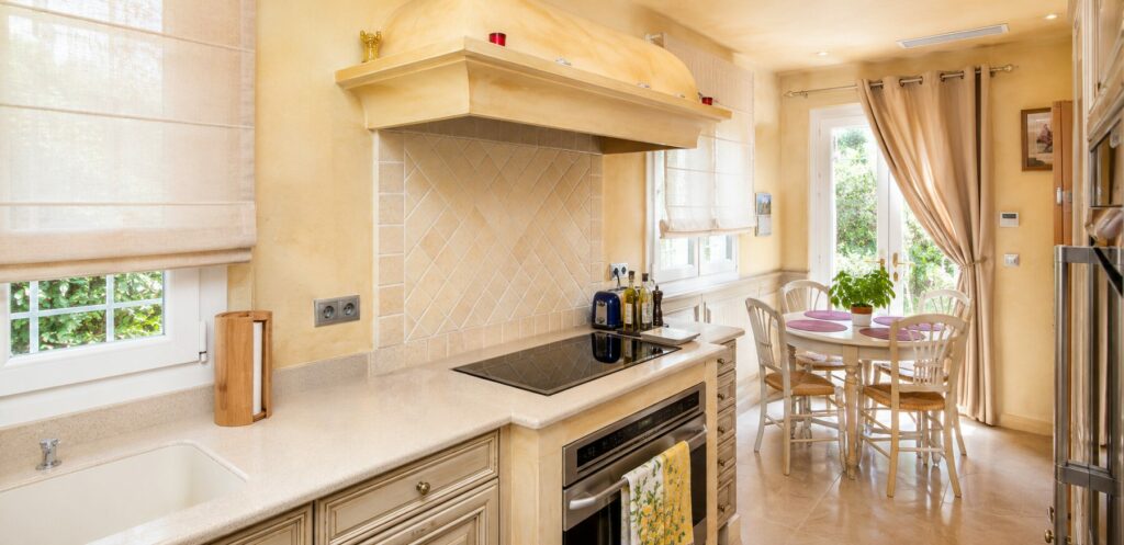 villa-luxe-saint-jean-cap-ferrat-cuisine-haut-de-gamme