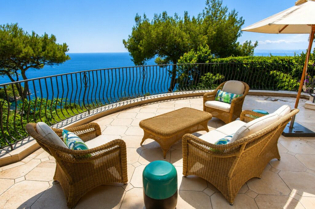 villa-luxe-saint-jean-cap-ferrat-terrasse-vue-mer